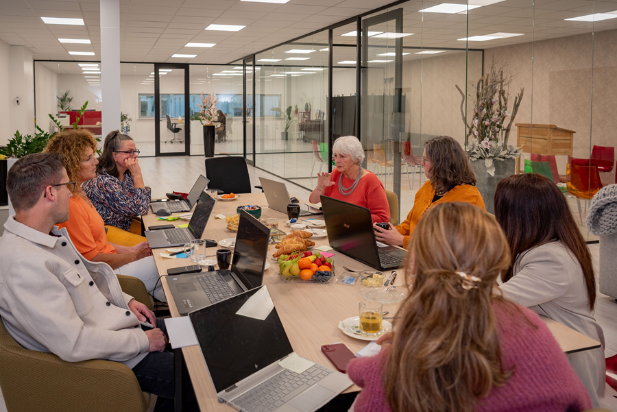 Training en verdiepingsdagen coaches members academie ZIEZSIE ZIEZIE ZIESIE ZIESZIE